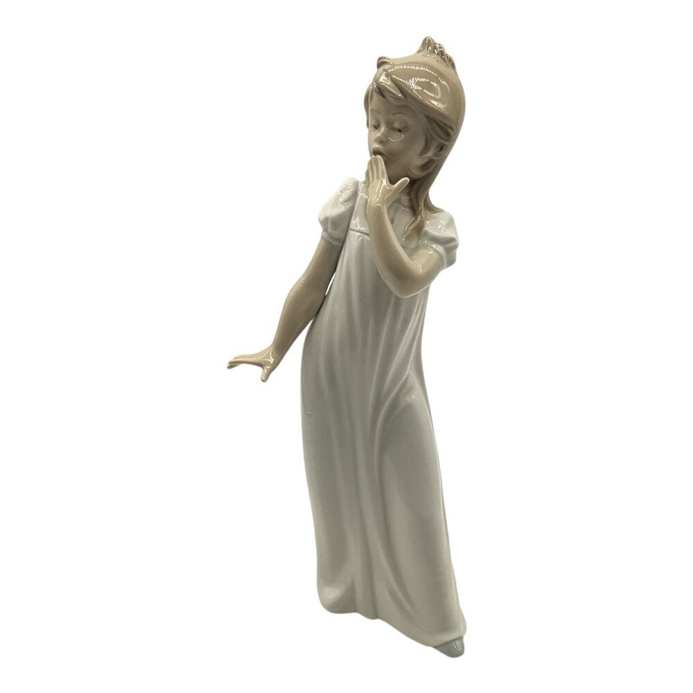 NOA by Lladro VTG "Young Girl Yawning" Porcelain 11 Inch Figurine Retired 1992